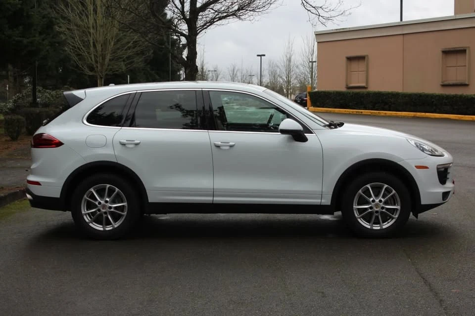 2016 Porsche 958 Cayenne - Image 8 of 20