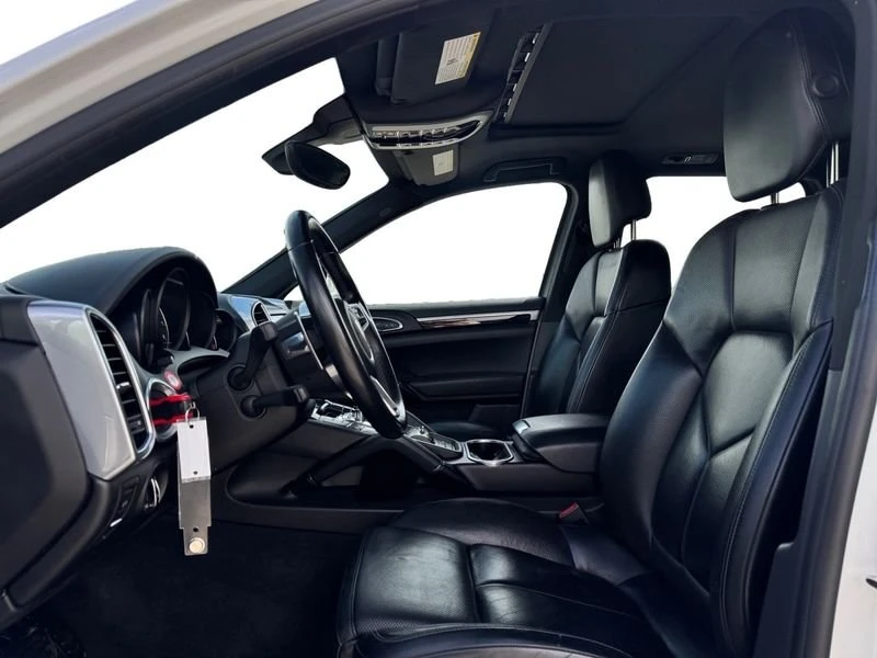 2016 Porsche 958 Cayenne - Image 9 of 20