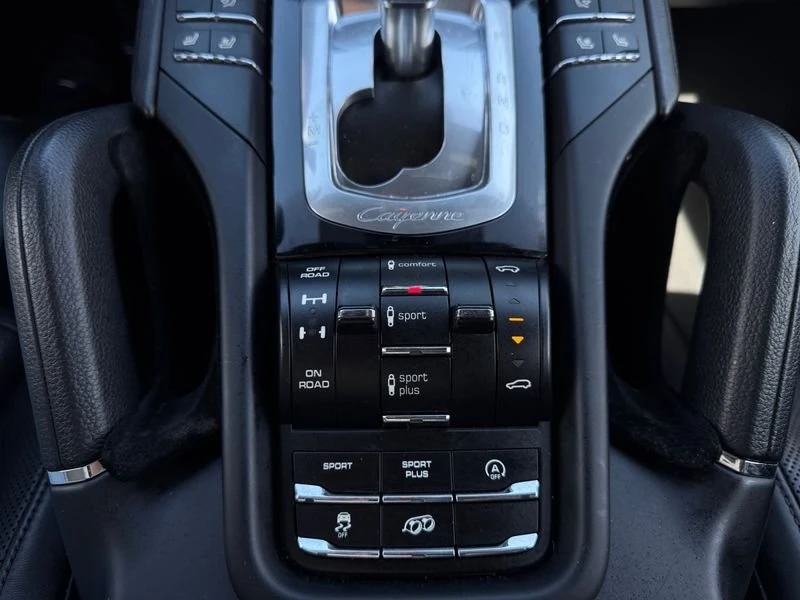 2016 Porsche 958 Cayenne - Image 14 of 20