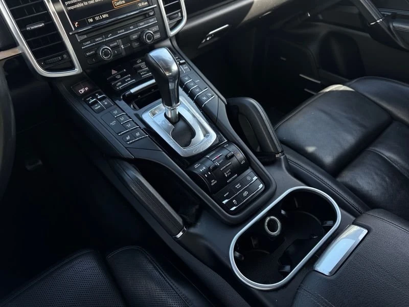 2016 Porsche 958 Cayenne - Image 15 of 20