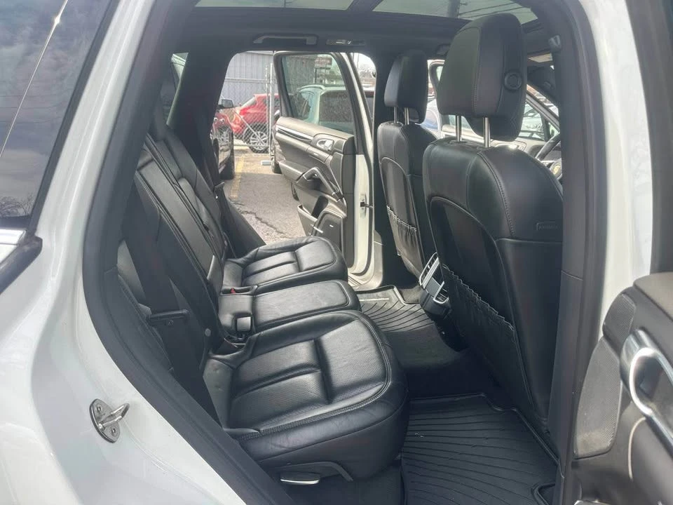 2016 Porsche 958 Cayenne - Image 12 of 20