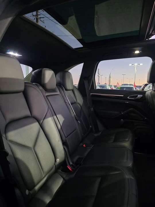 2016 Porsche 958 Cayenne - Image 12 of 18