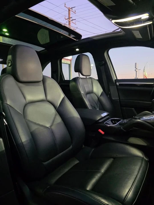 2016 Porsche 958 Cayenne - Image 13 of 18