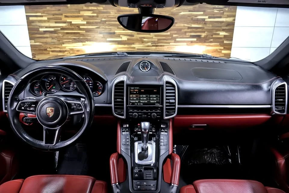 2016 Porsche 958 Cayenne - Image 10 of 19