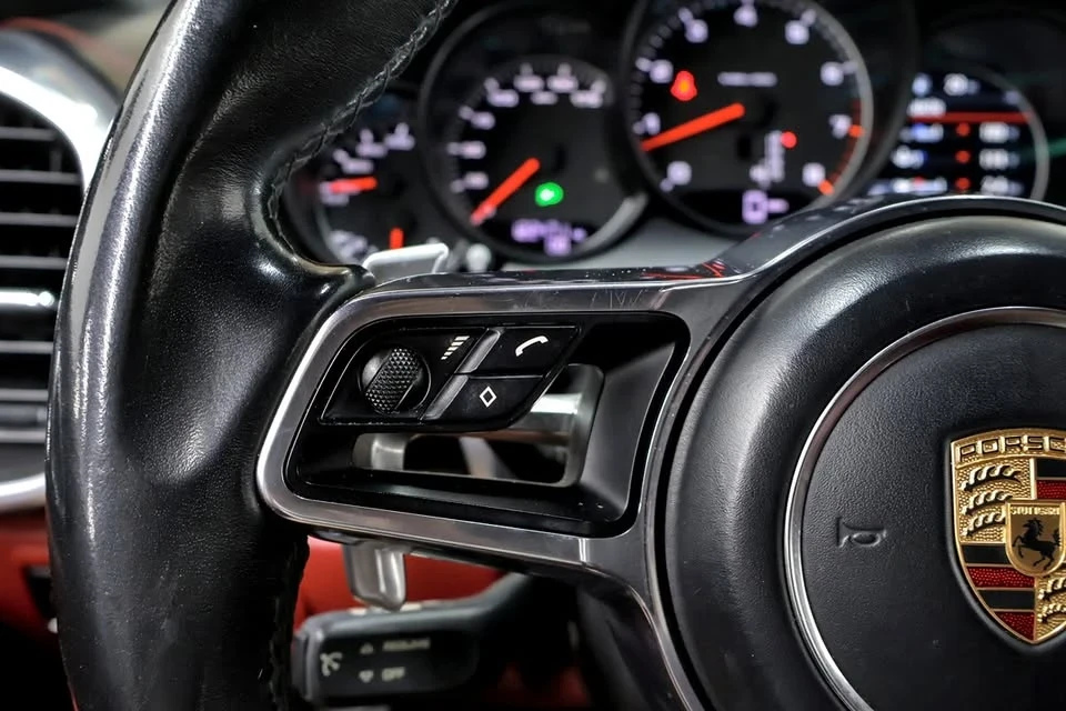 2016 Porsche 958 Cayenne - Image 13 of 19