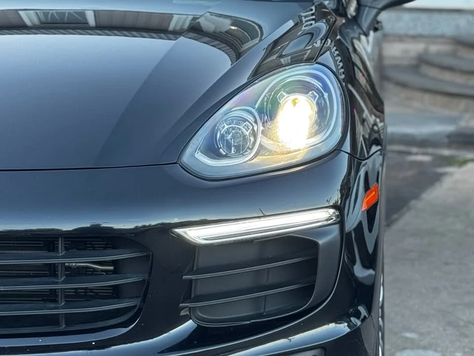 2016 Porsche 958 Cayenne - Image 7 of 19