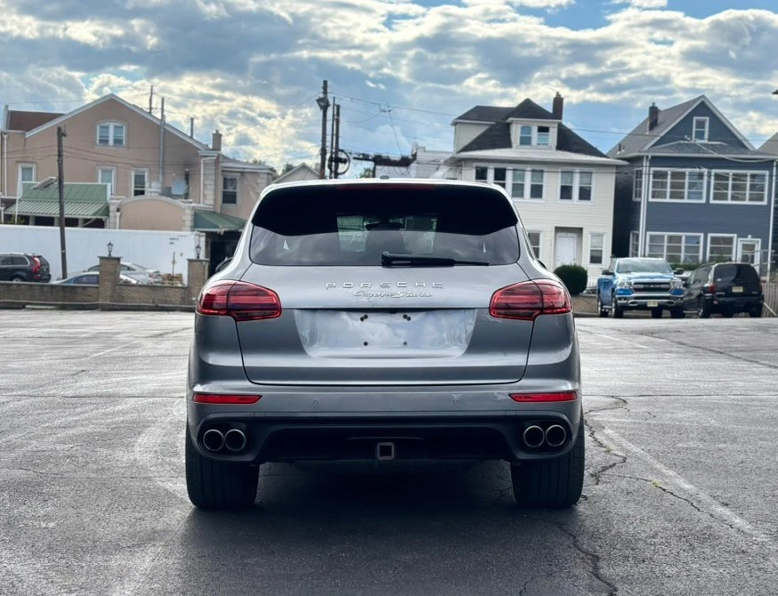 2016 Porsche 958 Cayenne S - Image 2 of 7