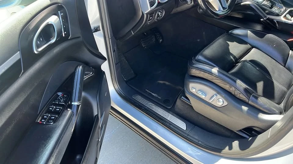 2016 Porsche 958 Cayenne - Image 9 of 20