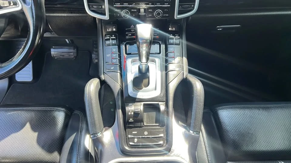 2016 Porsche 958 Cayenne - Image 6 of 20