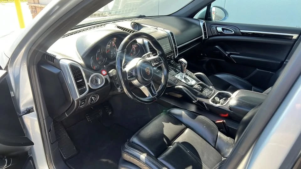 2016 Porsche 958 Cayenne - Image 4 of 20