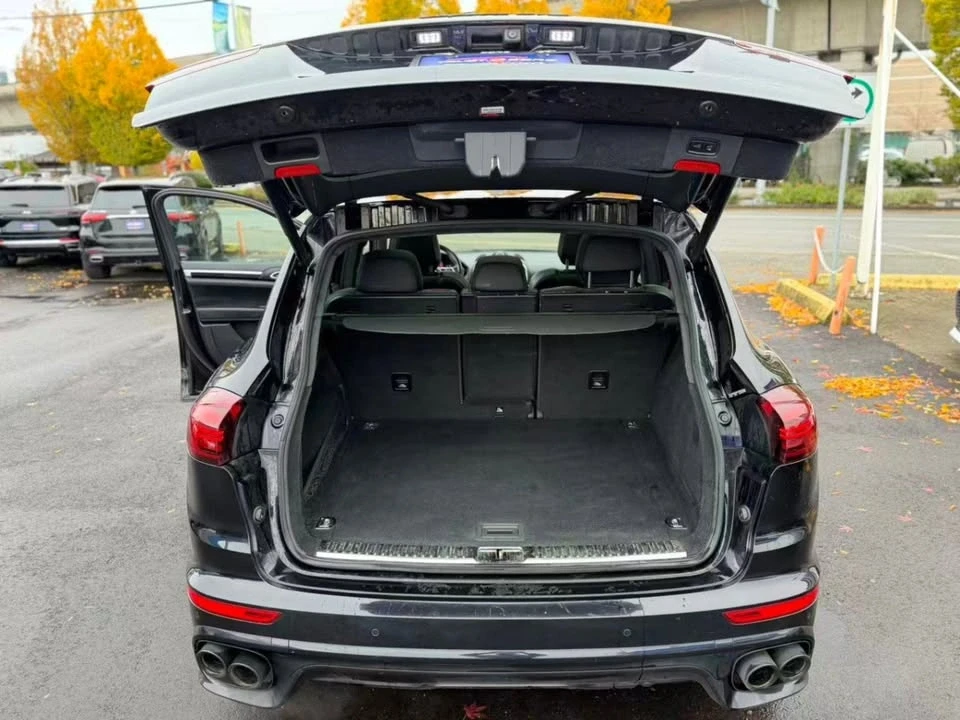 2016 Porsche 958 Cayenne - Image 13 of 16