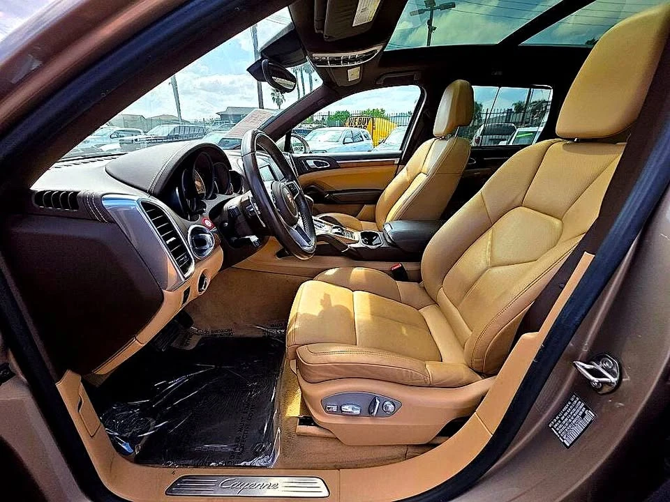 2016 Porsche 958 Cayenne - Image 11 of 20