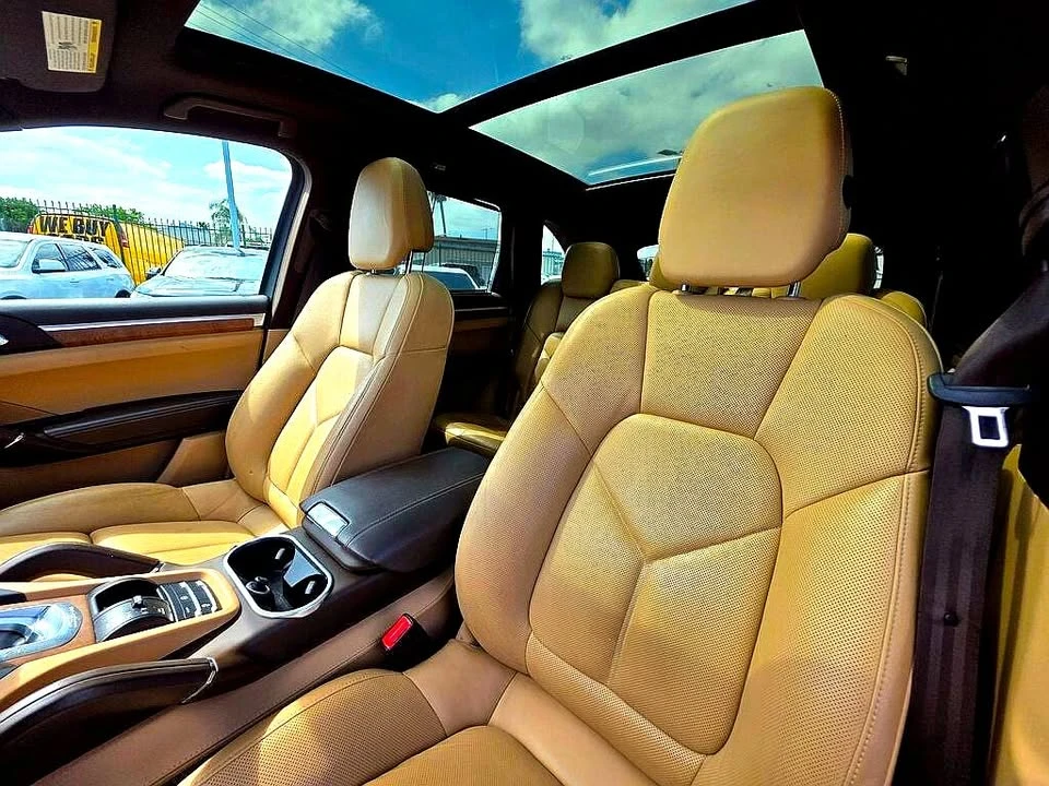 2016 Porsche 958 Cayenne - Image 12 of 20