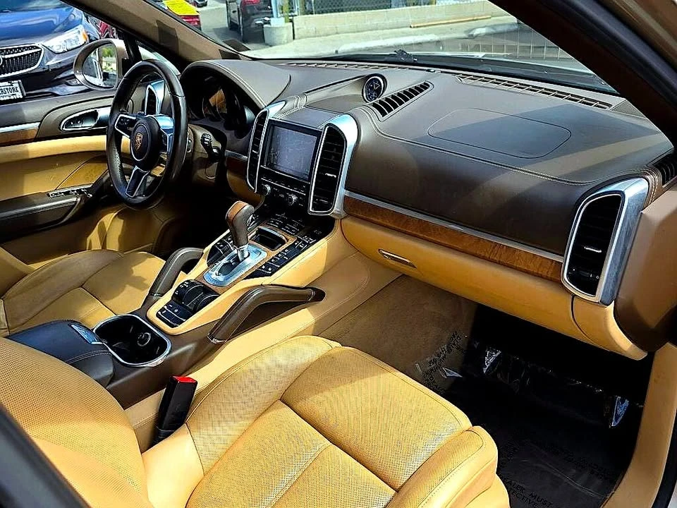 2016 Porsche 958 Cayenne - Image 7 of 20