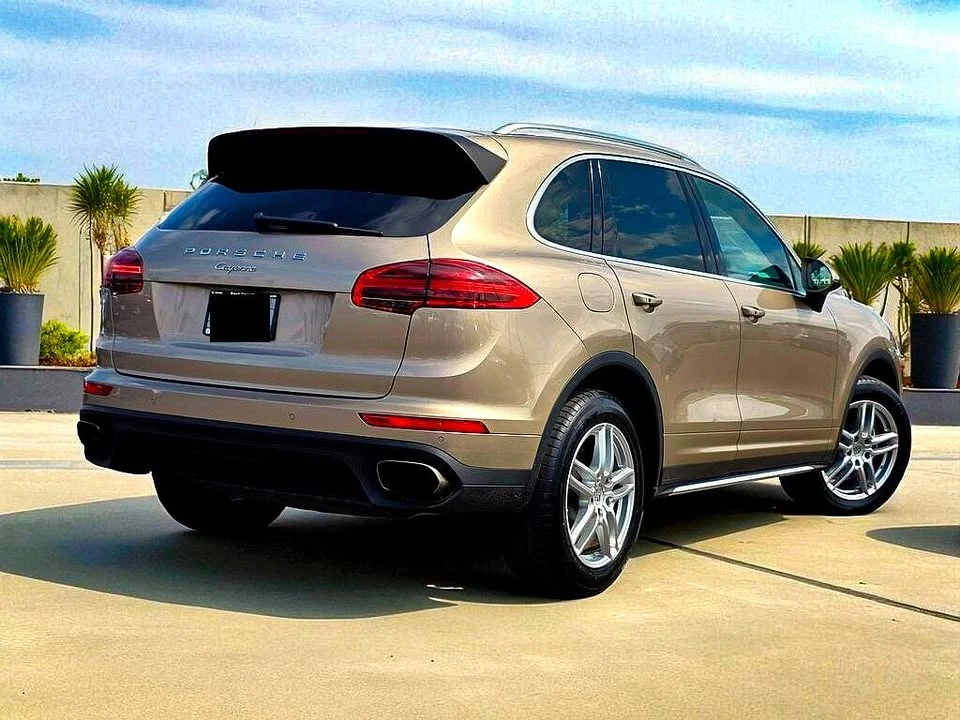 2016 Porsche 958 Cayenne - Image 6 of 20