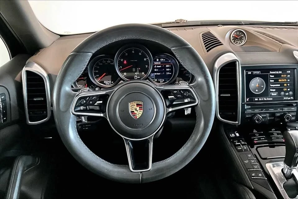 2016 Porsche 958 Cayenne - Image 13 of 20