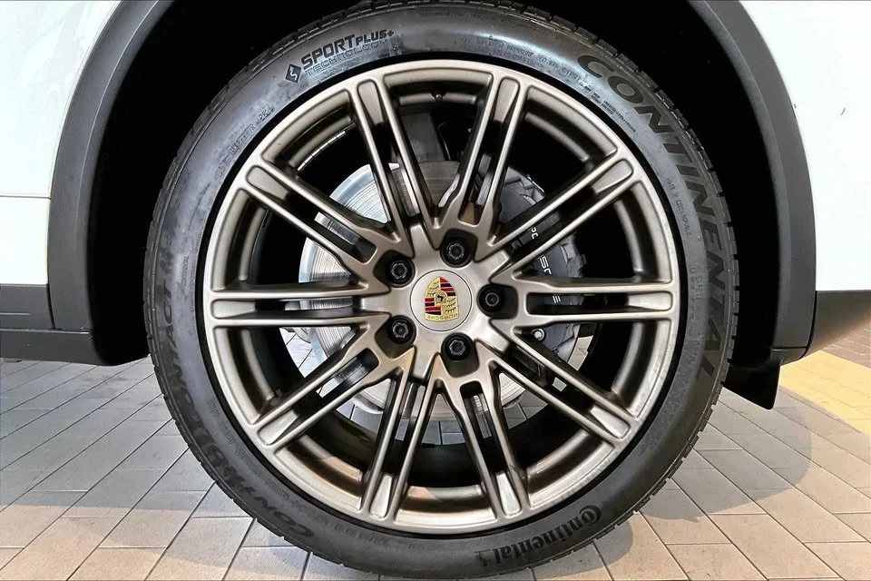2016 Porsche 958 Cayenne - Image 11 of 20