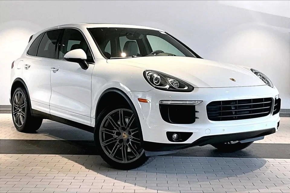 2016 Porsche 958 Cayenne - Image 9 of 20