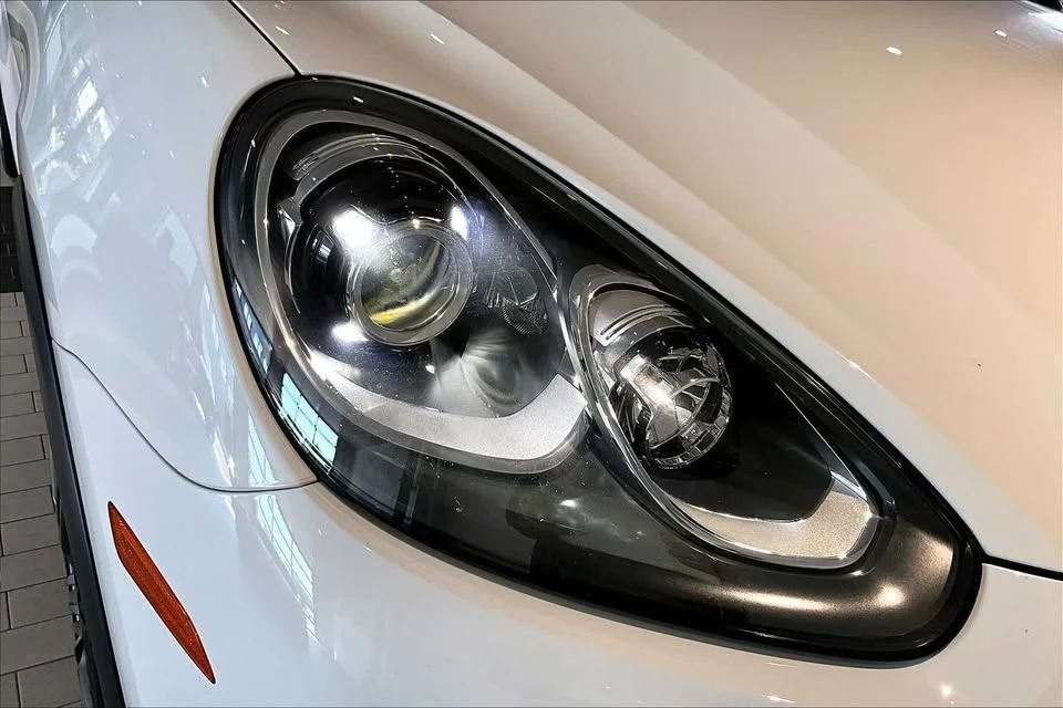 2016 Porsche 958 Cayenne - Image 12 of 20