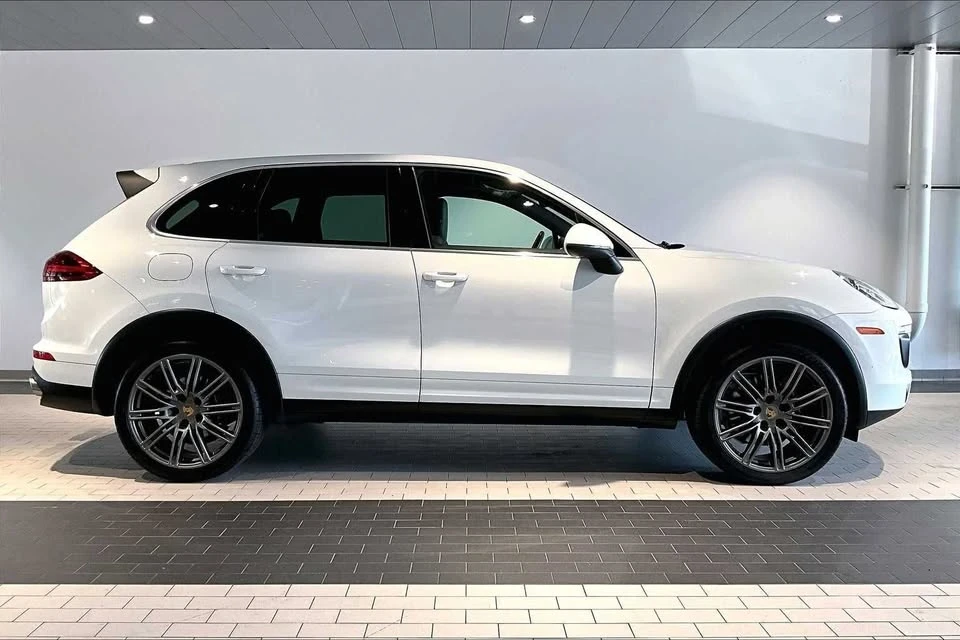 2016 Porsche 958 Cayenne - Image 8 of 20