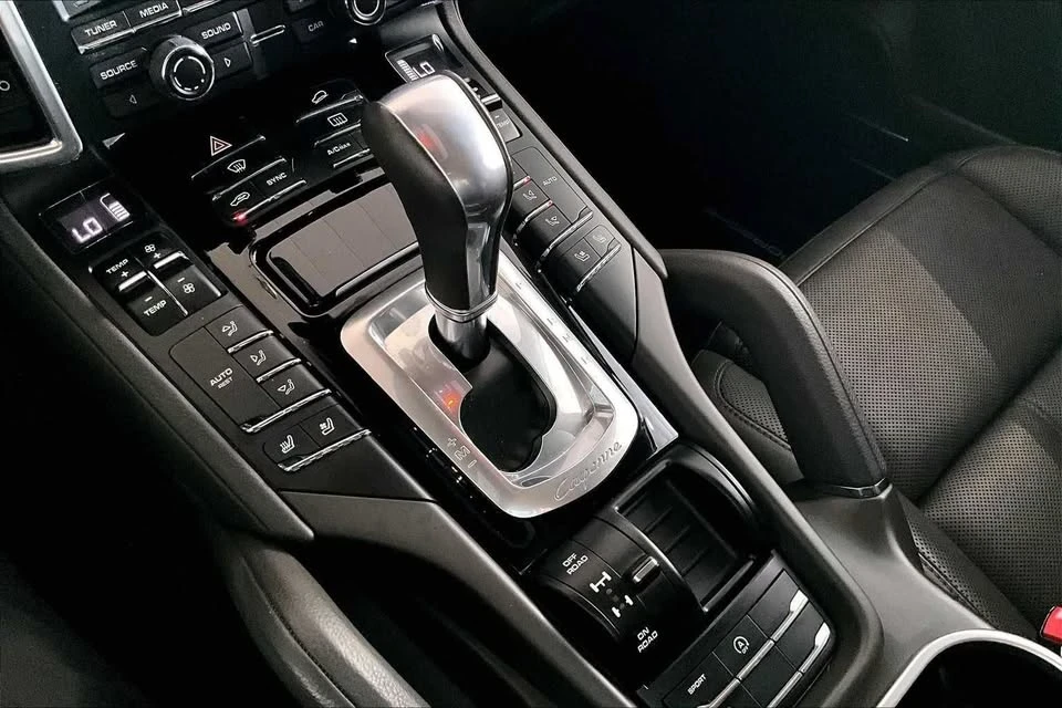 2016 Porsche 958 Cayenne - Image 17 of 20