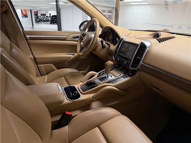 2016 Porsche 958 Cayenne - Image 16 of 19