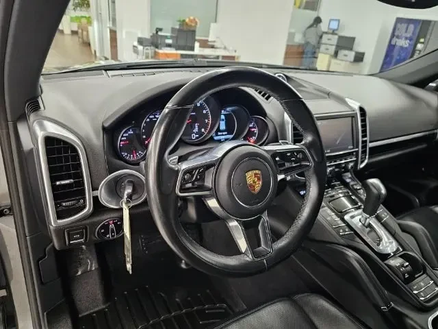 2016 Porsche Cayenne - Image 4 of 10