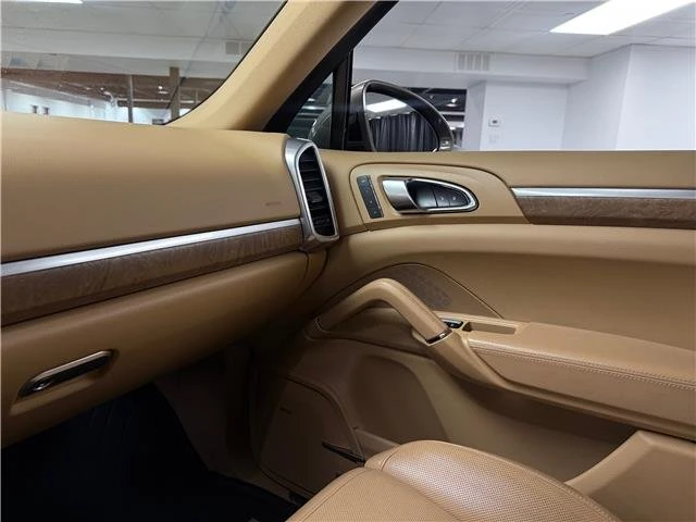 2016 Porsche 958 Cayenne - Image 19 of 20
