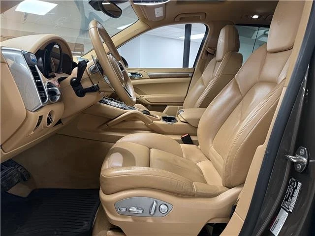 2016 Porsche 958 Cayenne - Image 10 of 20