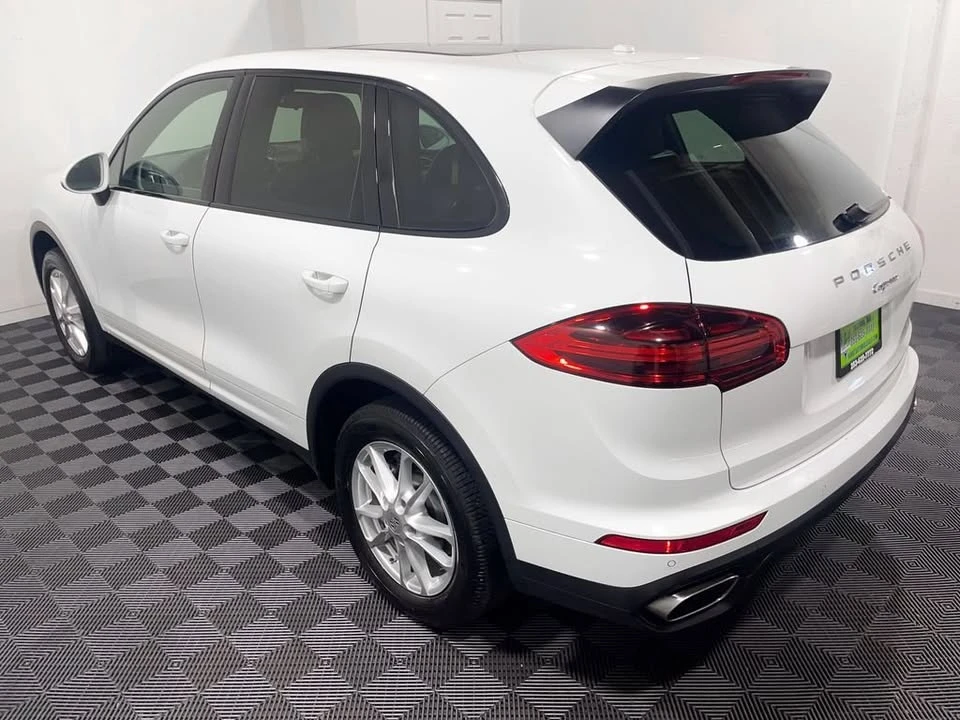 2016 Porsche 958 Cayenne - Image 9 of 17