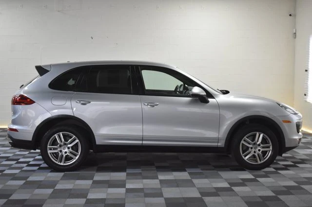 2016 Porsche 958 Cayenne - Image 7 of 20