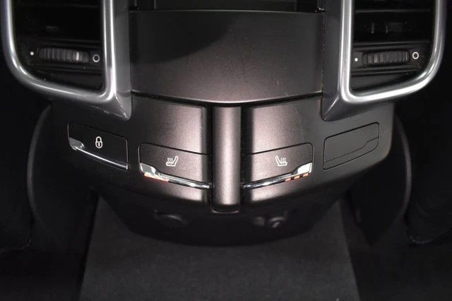 2016 Porsche 958 Cayenne - Image 13 of 20