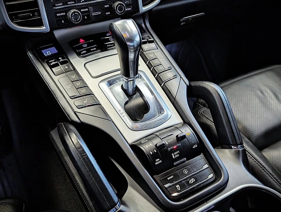 2016 Porsche 958 Cayenne GTS - Image 16 of 20
