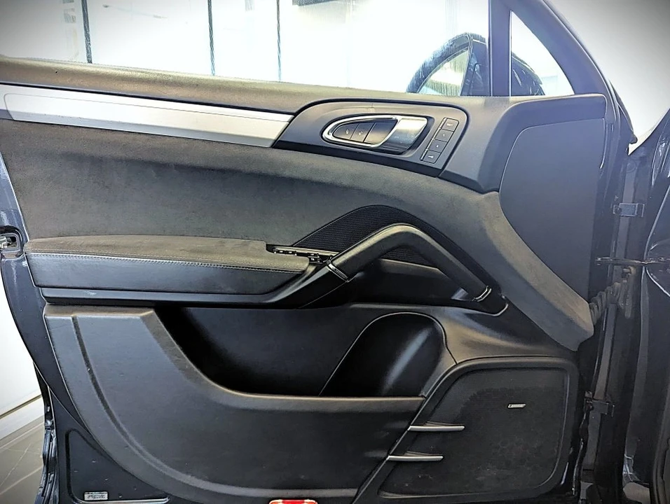 2016 Porsche 958 Cayenne GTS - Image 12 of 20