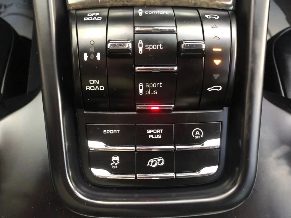 2016 Porsche 958 Cayenne GTS - Image 13 of 20