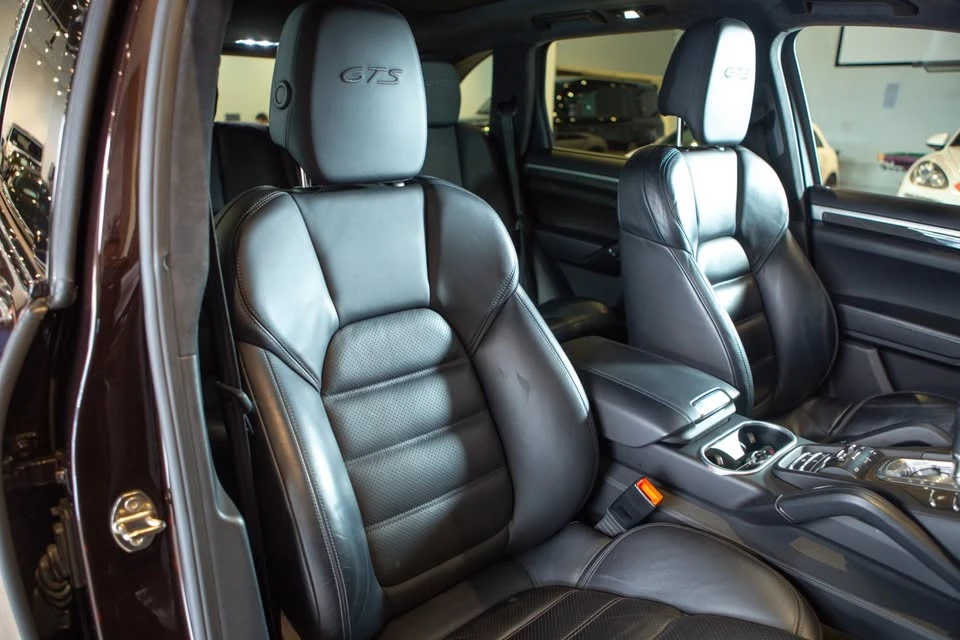 2016 Porsche 958 Cayenne GTS - Image 10 of 18