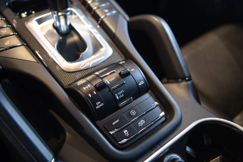 2016 Porsche 958 Cayenne GTS - Image 14 of 18
