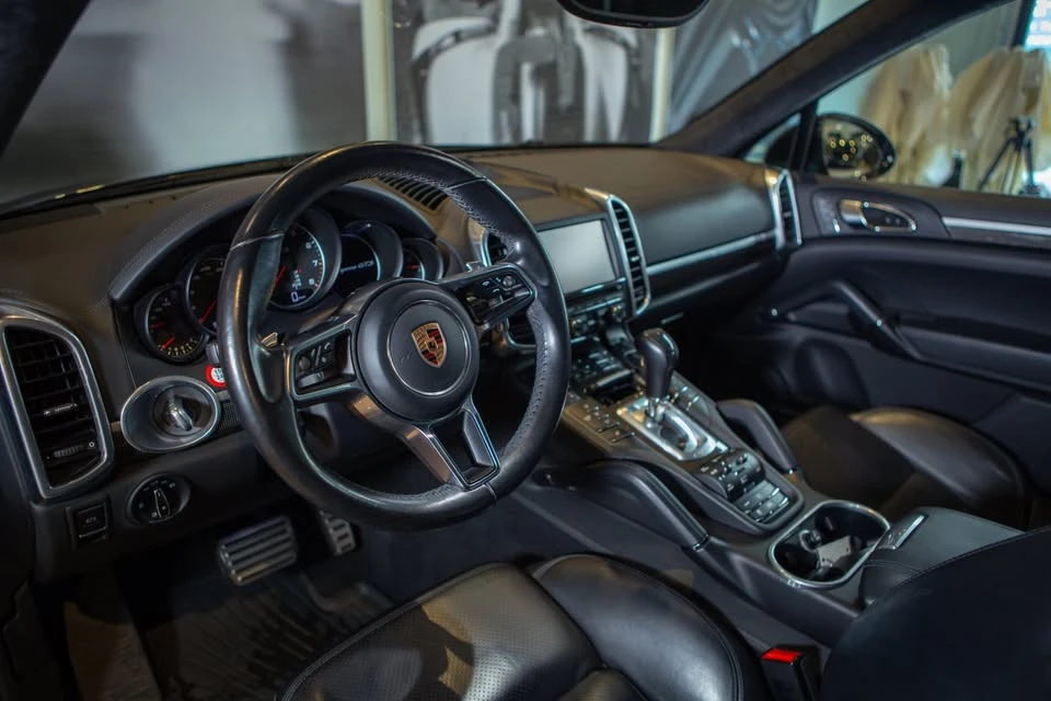 2016 Porsche 958 Cayenne GTS - Image 7 of 18