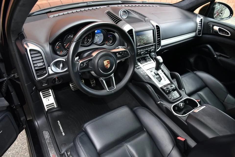 2016 Porsche 958 Cayenne GTS - Image 12 of 19