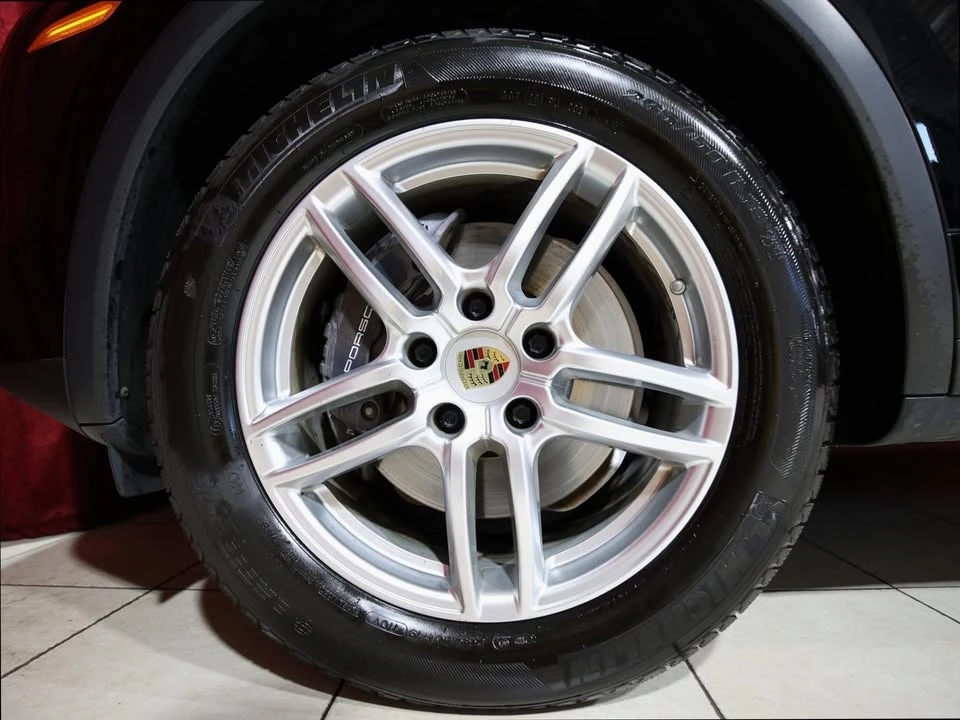 2016 Porsche 958 Cayenne - Image 5 of 18