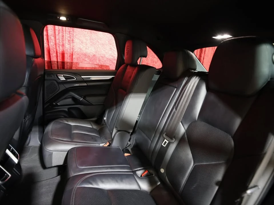 2016 Porsche 958 Cayenne - Image 11 of 18
