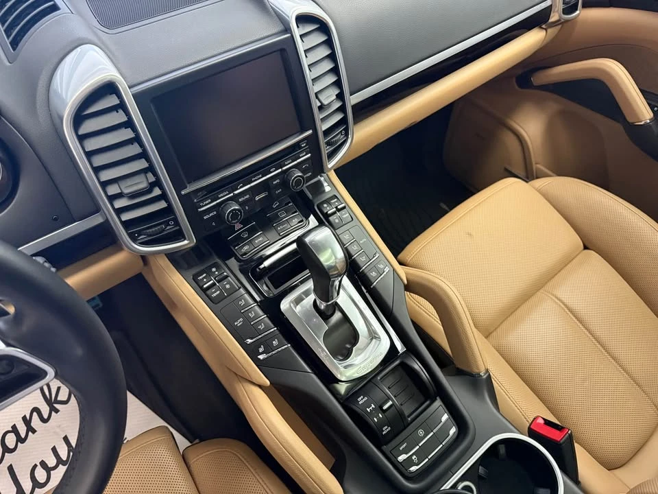 2016 Porsche 958 Cayenne S - Image 10 of 10