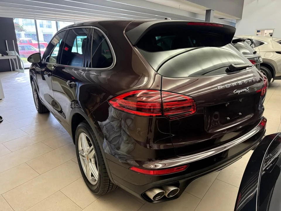 2016 Porsche 958 Cayenne S - Image 3 of 10