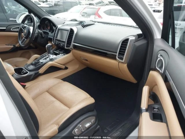 2016 Porsche 958 Cayenne S - Image 19 of 20