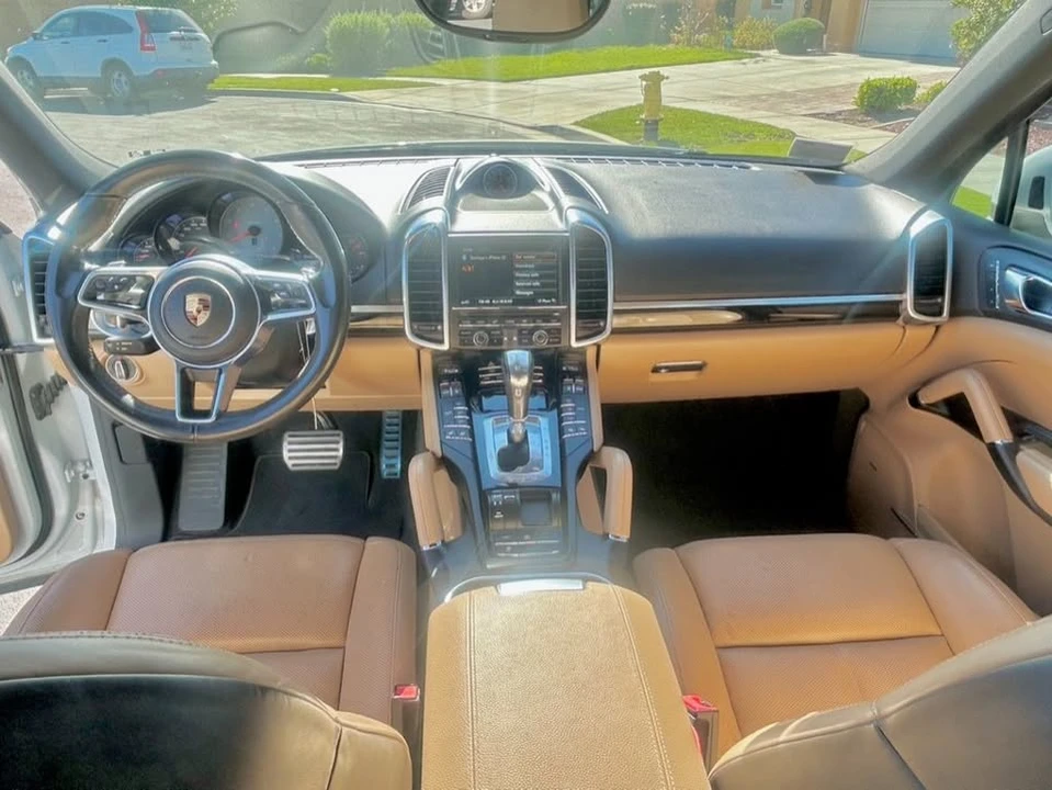 2016 Porsche 958 Cayenne S - Image 9 of 20