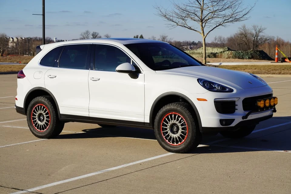 2016 Porsche 958 Cayenne S - Image 8 of 20