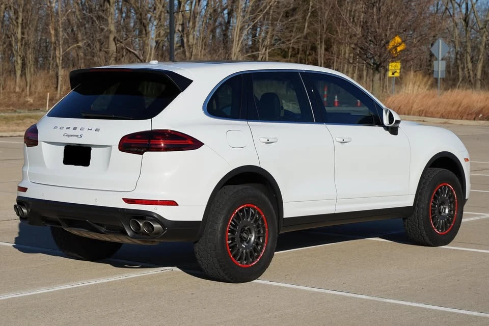 2016 Porsche 958 Cayenne S - Image 4 of 15