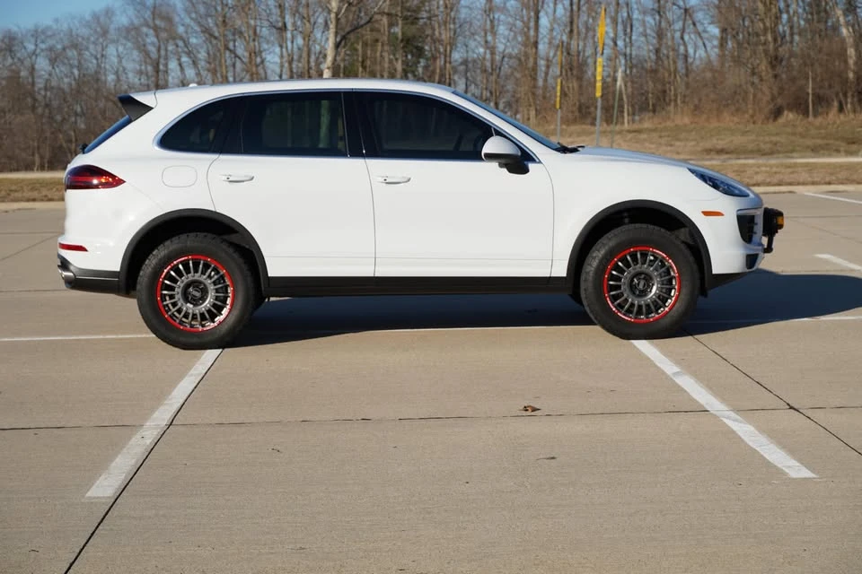 2016 Porsche 958 Cayenne S - Image 7 of 20