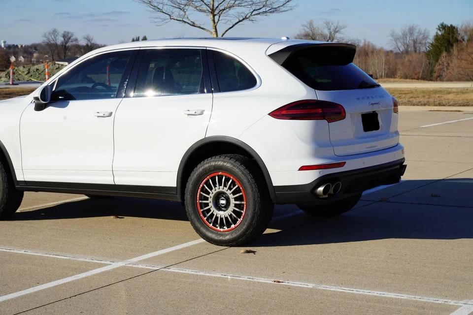 2016 Porsche 958 Cayenne S - Image 12 of 20