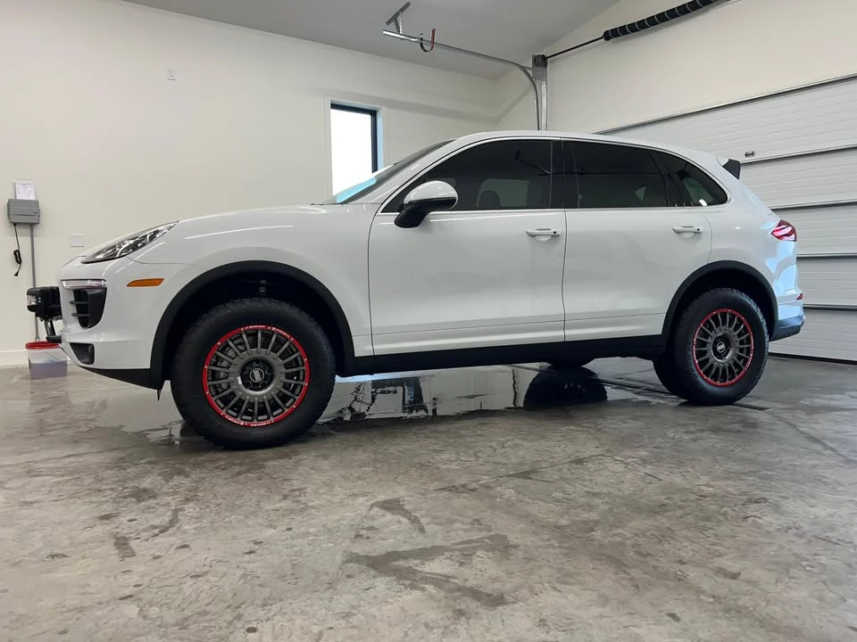 2016 Porsche 958 Cayenne S - Image 10 of 15